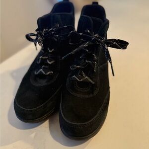 Sorel Women’s Evie Sport Waterproof Lace Mid Boot Suede Heel (size 7)